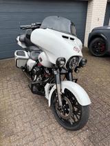 Harley-Davidson Street Glide CVO 