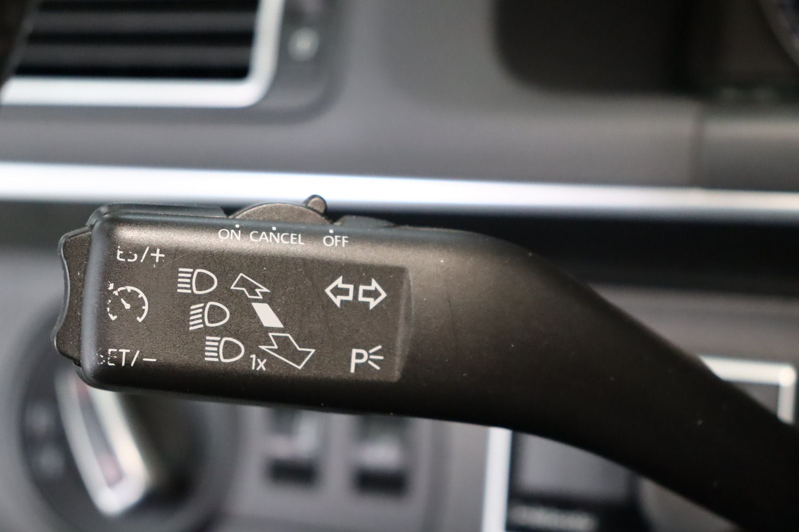 Fahrzeugabbildung Volkswagen Touran 2.0 TDI * Navi * RFK * Xenon *