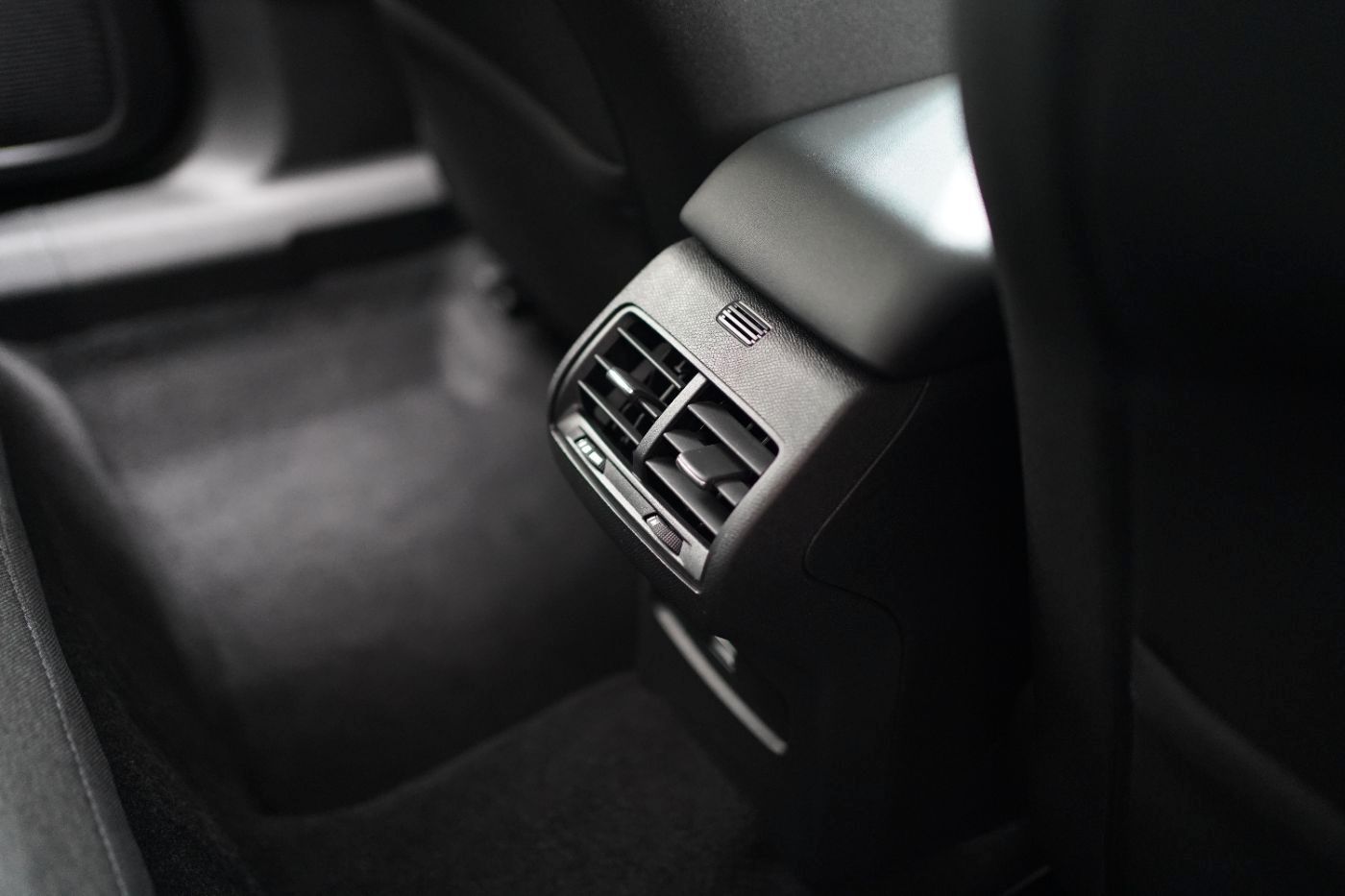 Fahrzeugabbildung Citroën C4 PureTech 130 EAT8 Max Automatik Sitzheizung