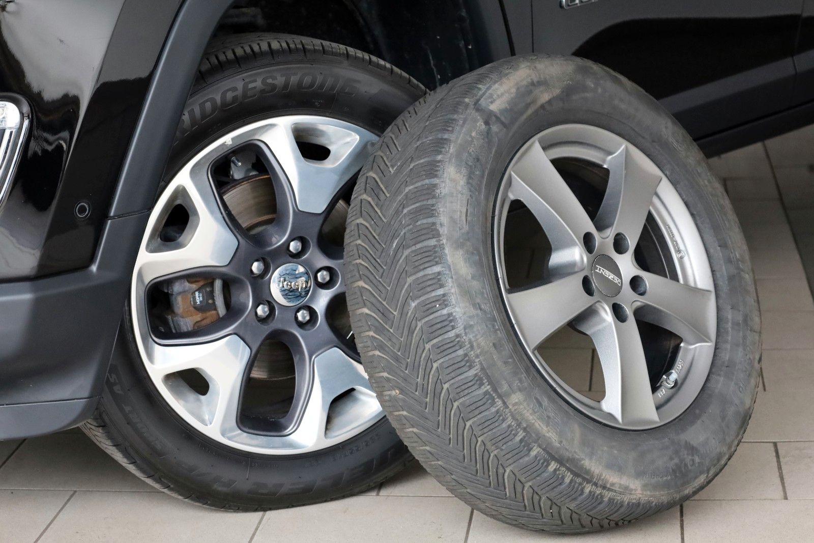 Fahrzeugabbildung Jeep Compass Limited 4WD T.Leder,Navi,LED,Apple Car.