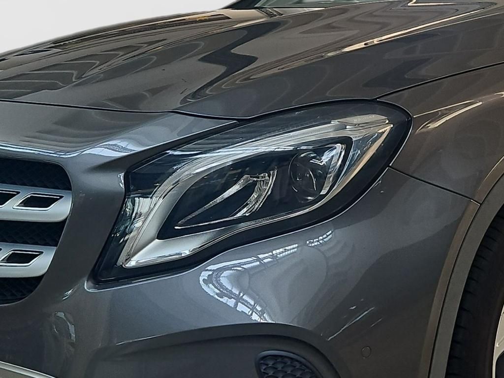 Fahrzeugabbildung Mercedes-Benz GLA 180 Urban AHK LED SHZ Navi GRA el.Heck KAM