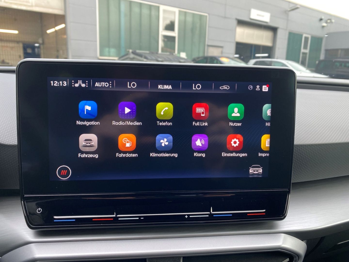 Fahrzeugabbildung SEAT Leon Seat  1,5 eTSI*PDC*NAVI*SHZ*ALLU*