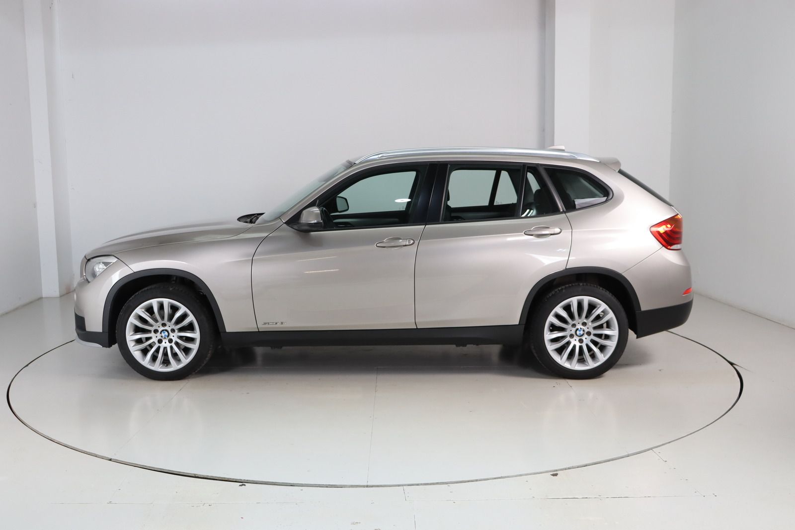 Fahrzeugabbildung BMW X1 18i * X-Line * Xenon * Sitzhzg.