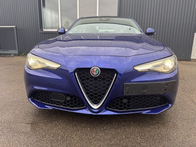 Alfa Romeo Giulia 2,0Turbo  Super*Auto*Leder*Navi*Panorama