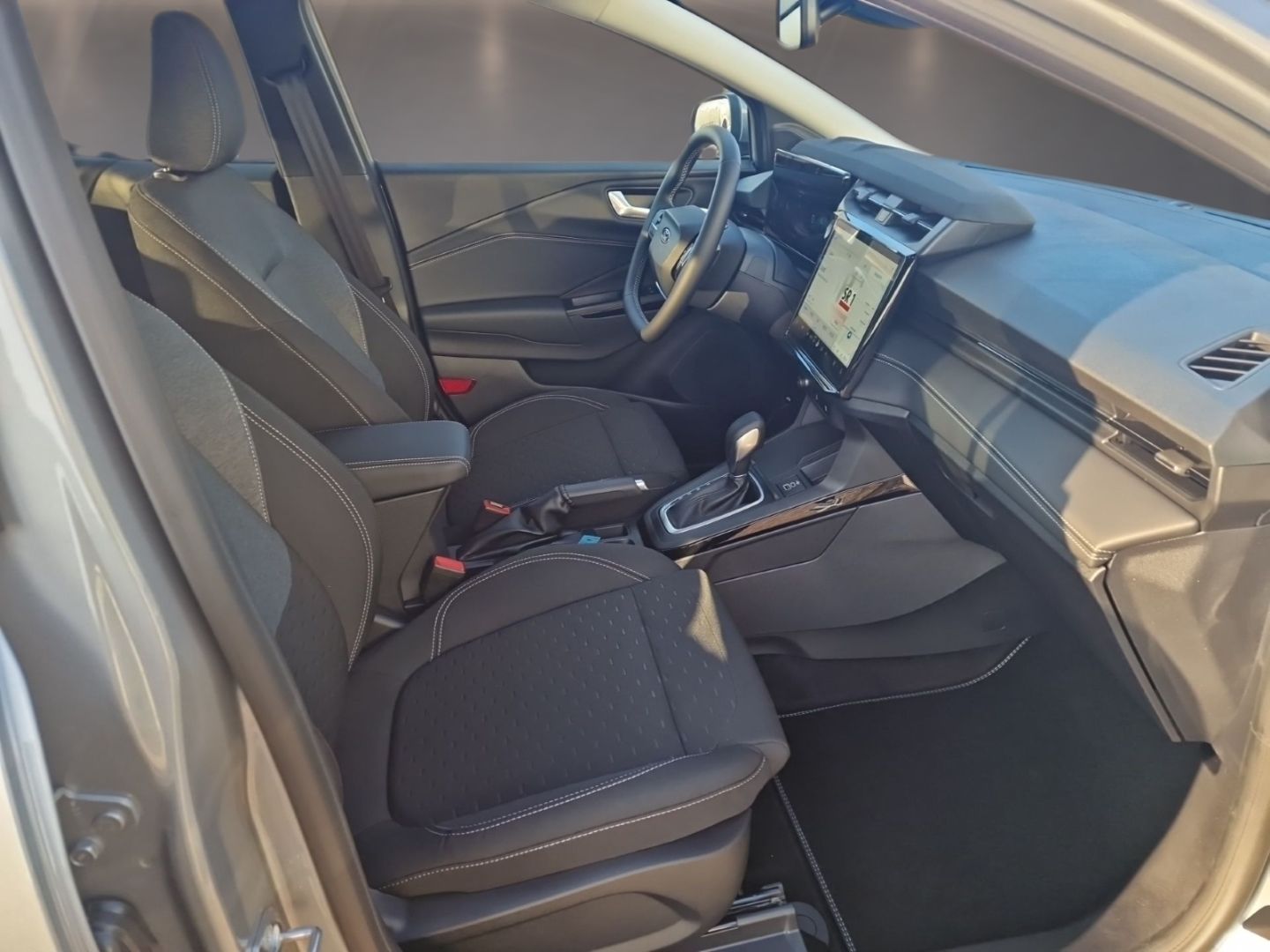 Fahrzeugabbildung Ford Puma Titanium Automatik, Winterpaket