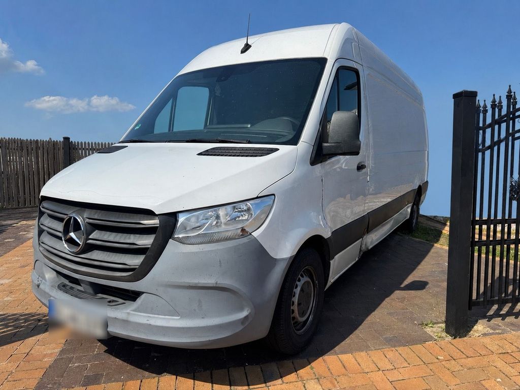 Image of Mercedes-Benz Sprinter