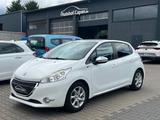 Peugeot 208 Style/Pano/Allwetter/Eu6/2.Ha/5Tür/PDC/SHZ/ - gebrauchte Peugeot 208 aus dem Jahr 2015