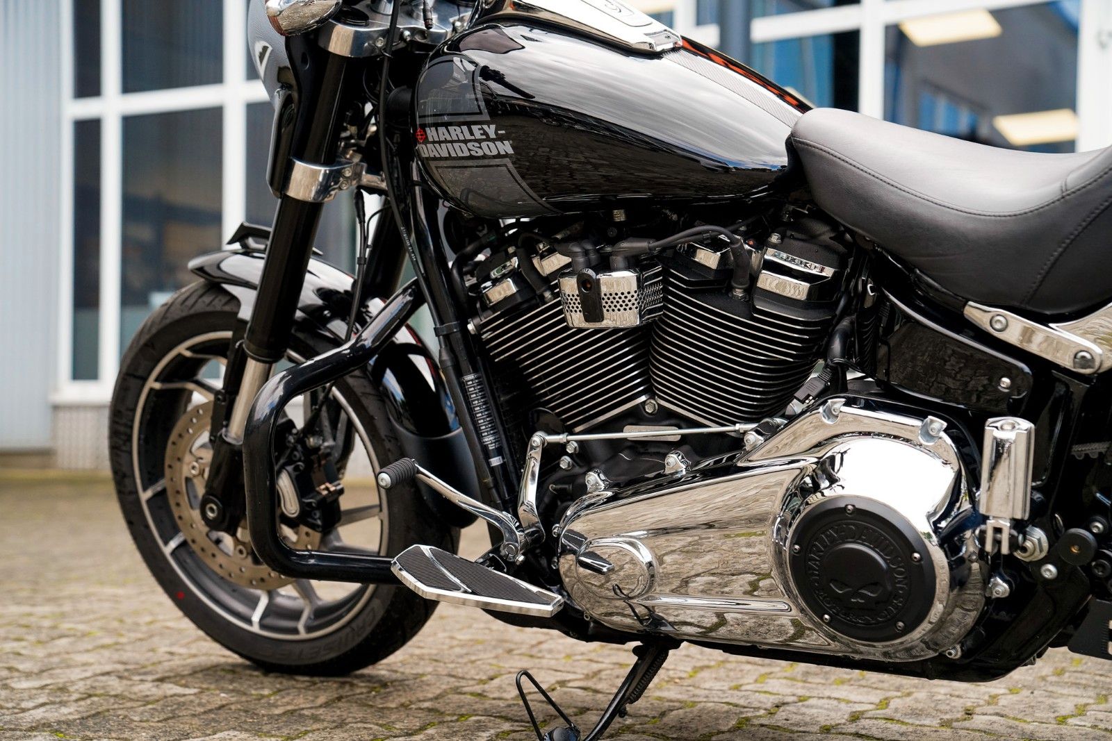 Fahrzeugabbildung Harley-Davidson FLSB Sport Glide 107 cui - Jekill & Hyde