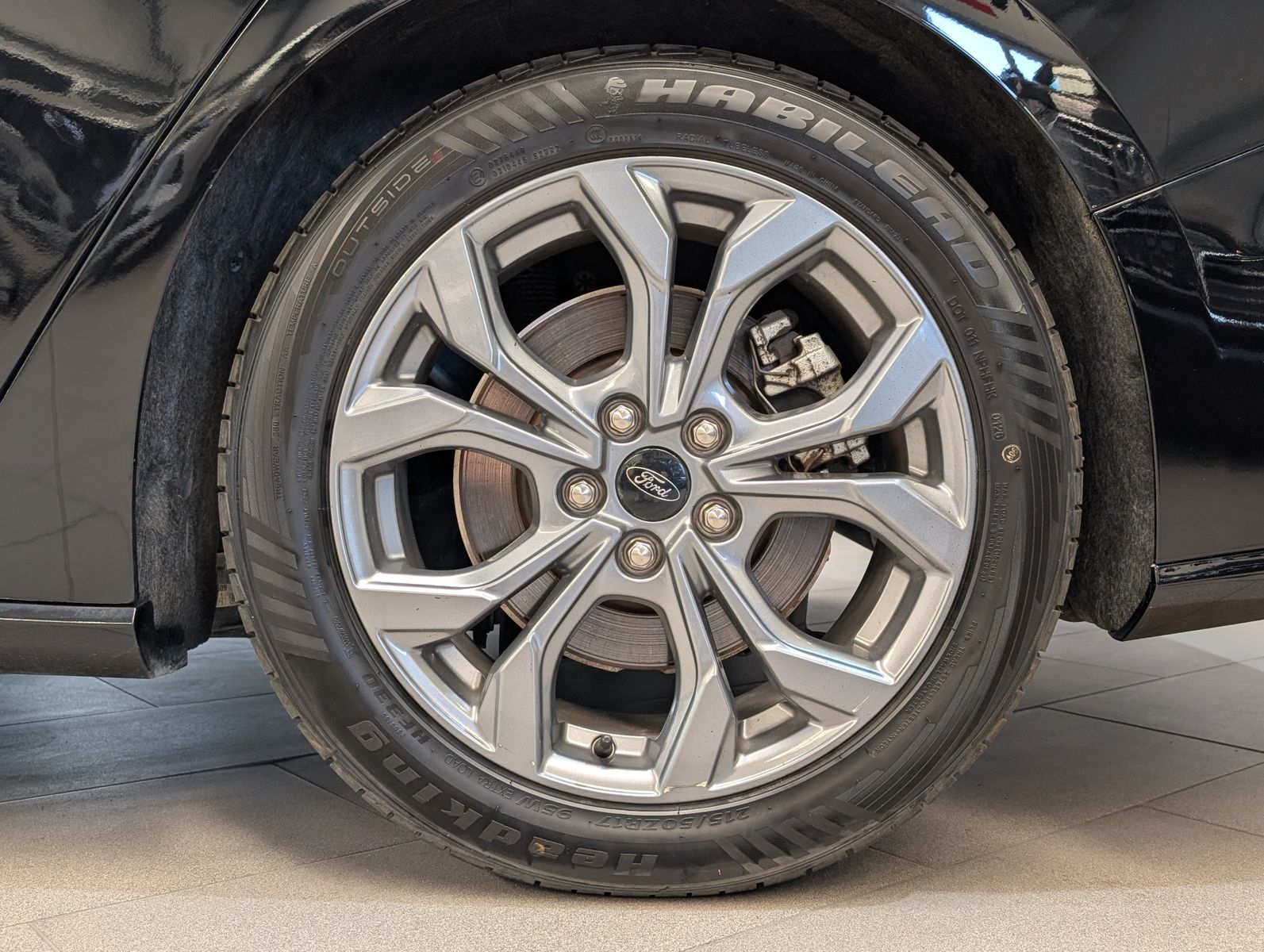 Fahrzeugabbildung Ford Focus 1.0 EB ST-Line ACC LED CAM Styling WINTER