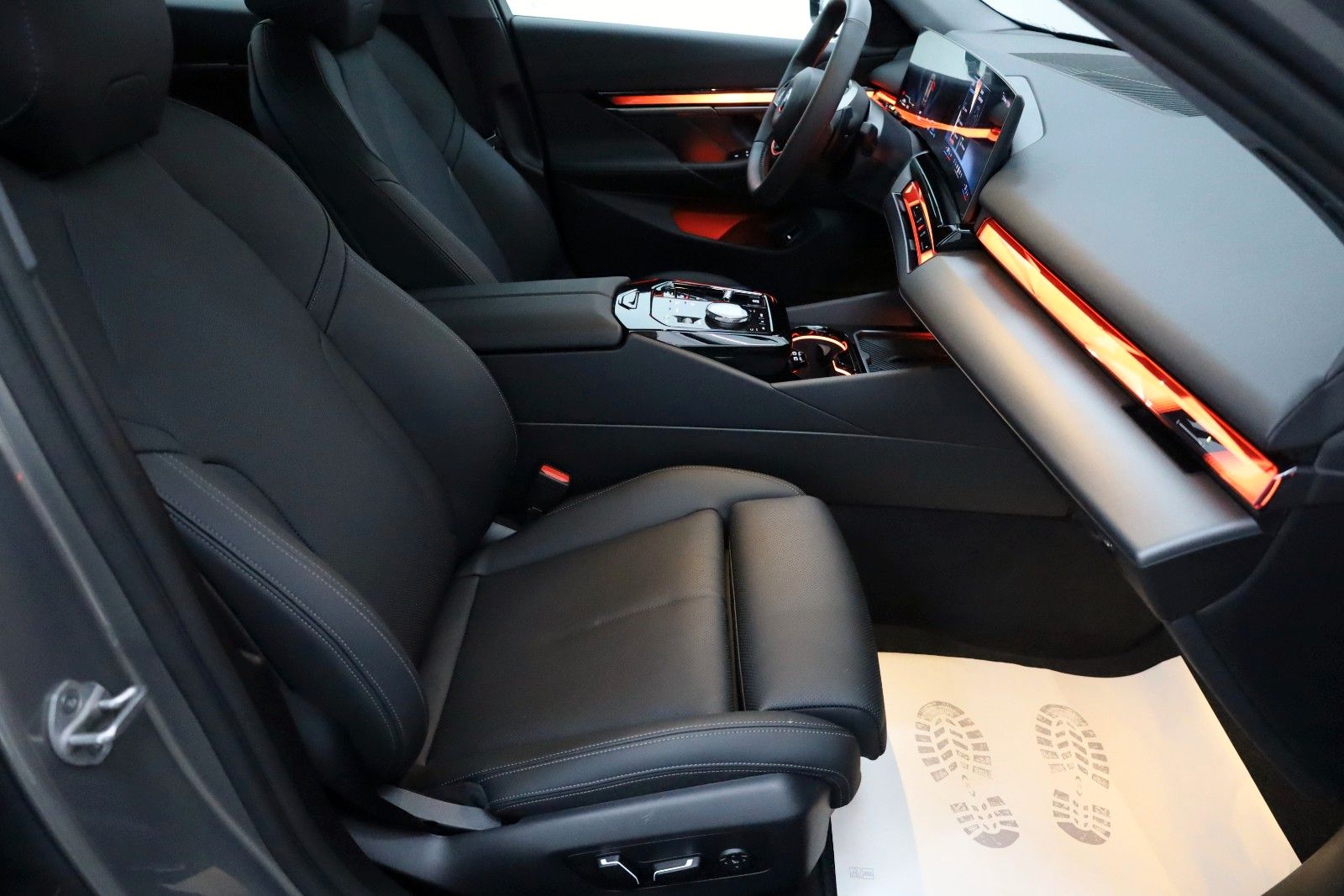 Fahrzeugabbildung BMW 530e Touring Leder,Navi,LED,H/K,Travel Paket,AHK