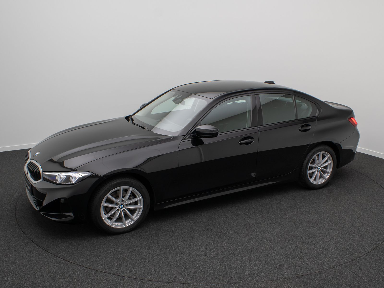 Fahrzeugabbildung BMW 318i DAB PDC Widscreen Geschwindigkeitsreg LED