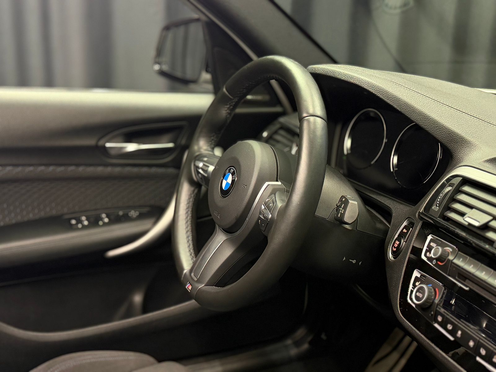 Fahrzeugabbildung BMW M140i xDrive Special Edition|M-PERFORMANCE|1.HD