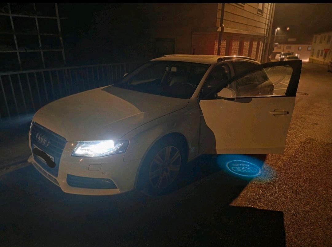 Audi A4 2013 — салон