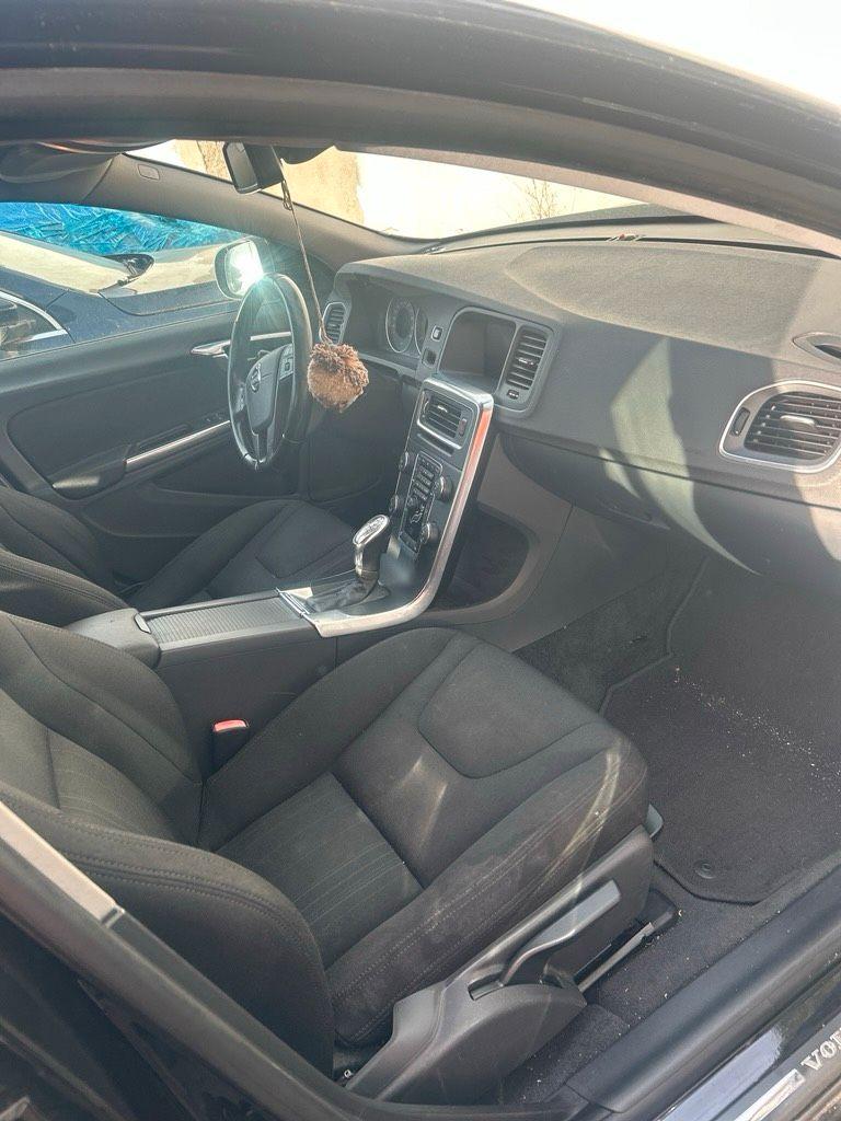 Volvo V60 2011 — photo 5