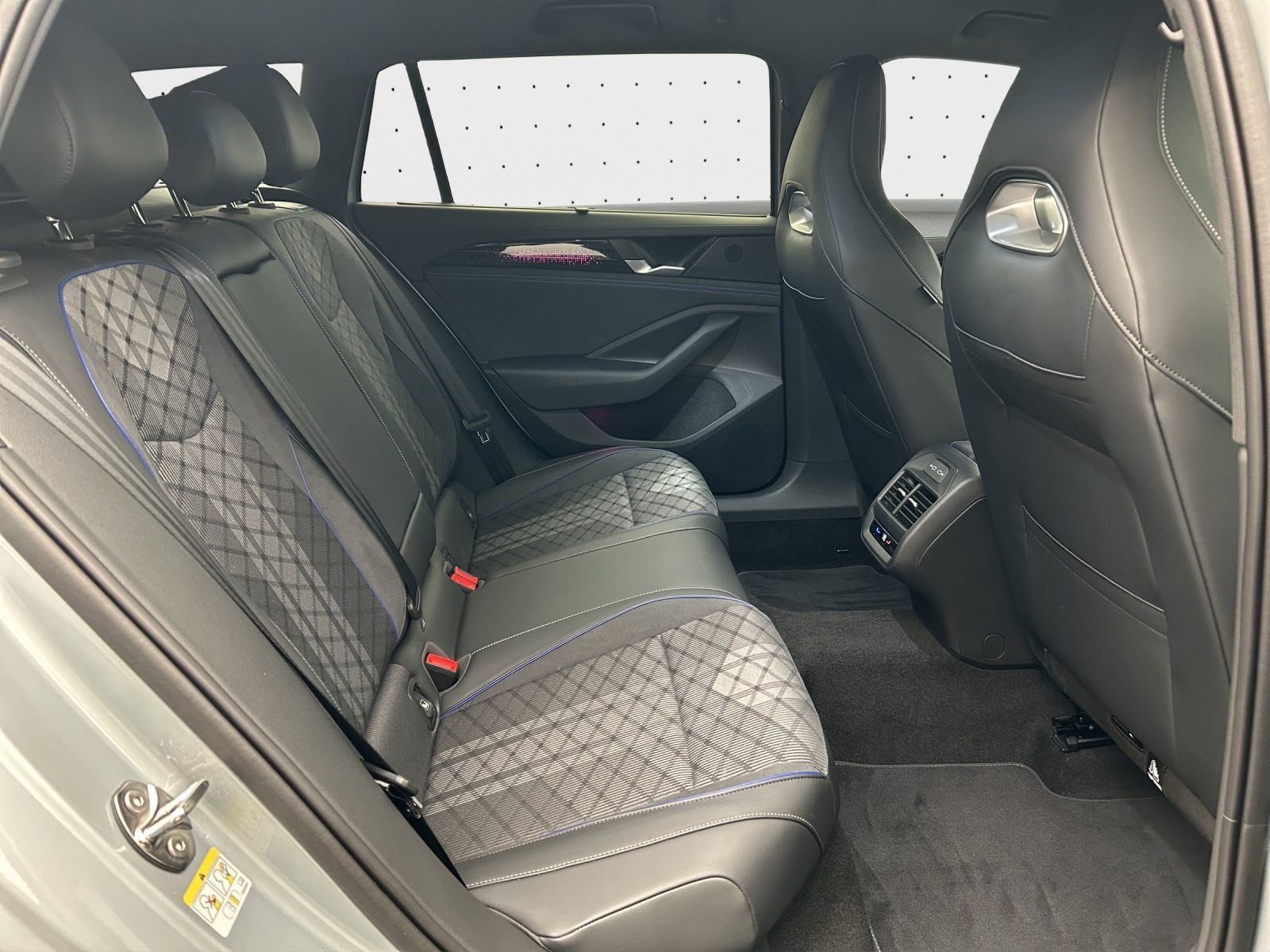 Volkswagen Passat - Bild 16