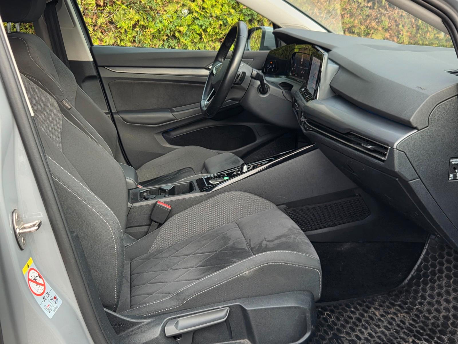Volkswagen Golf VIII 1.5 eTSI Style*Aut*ACC*LED*Navi*AHK*SH, миниатюра 17