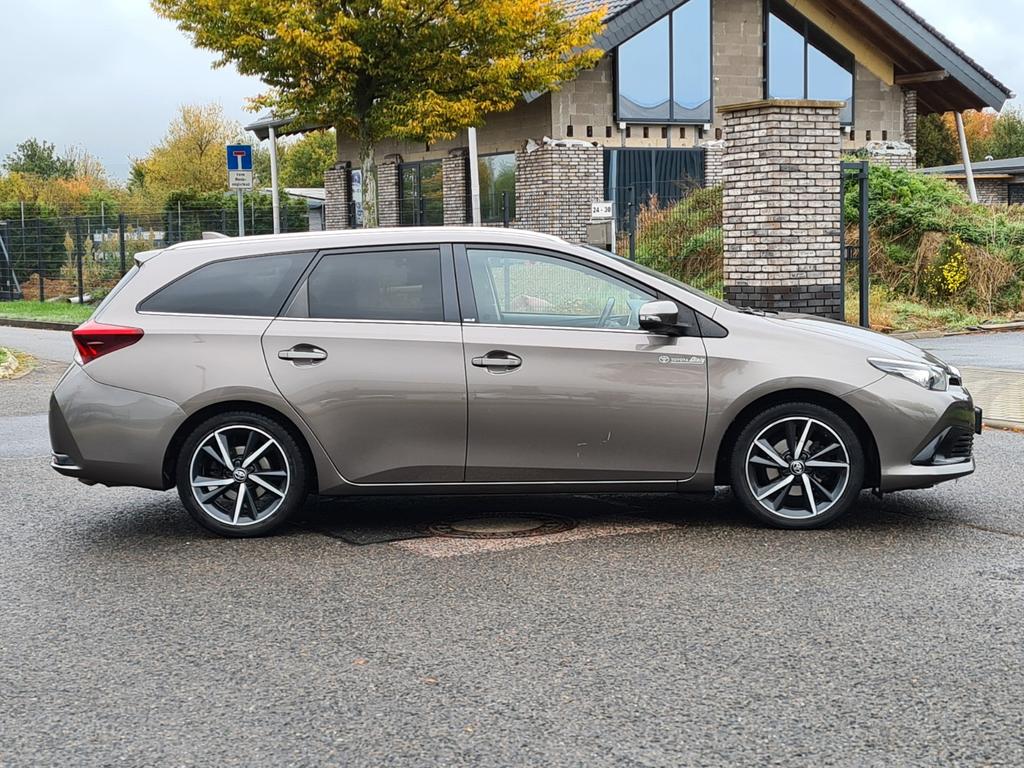 Toyota Auris Touring Sports
