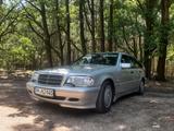 Mercedes-Benz 240 - Mercedes-Benz 240 mit Benzin-Antrieb: Automatik