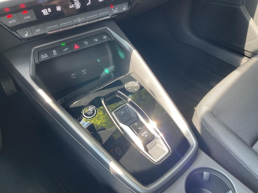 Fahrzeugabbildung Audi A3 allstreet 40 TFSI e S tronic Kamera,LED,Navi
