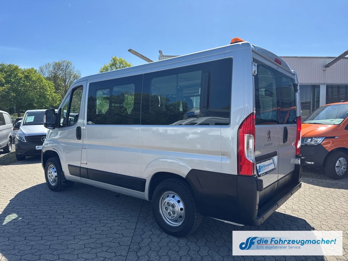 Fahrzeugabbildung Peugeot Boxer Kasten 330 L1H1 Pro BlueHDi 140 Stop&Start