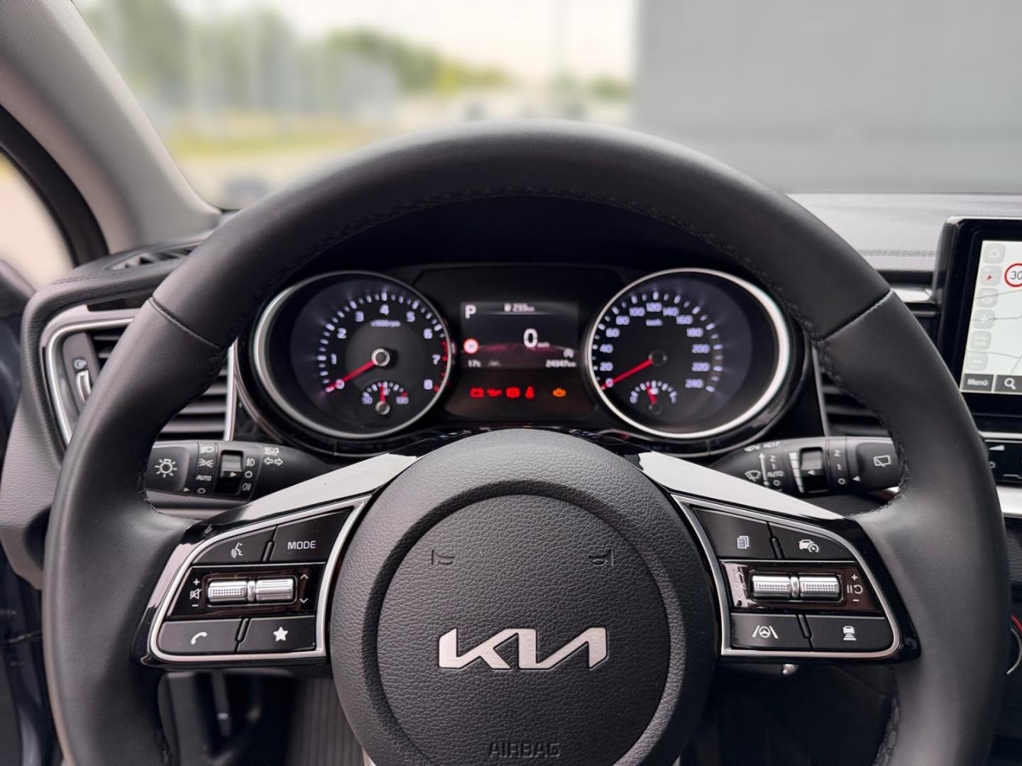 Kia Ceed_sw 1.5T Vision DCT7 Komf+ NAV PDC Klimaauto