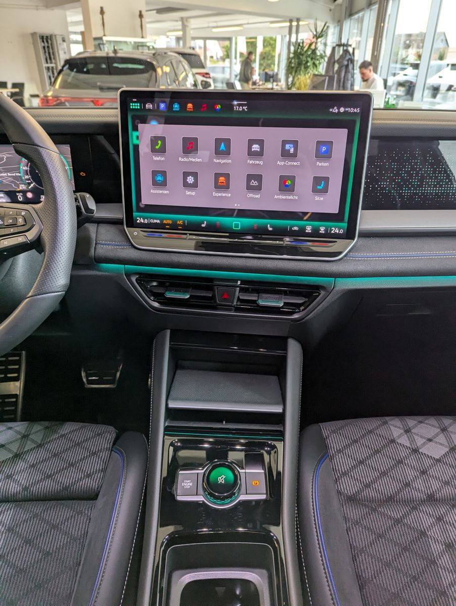 VW Tayron 2.0TDI 4M R-Line Launch Pano Black AHK 20 - Image 24