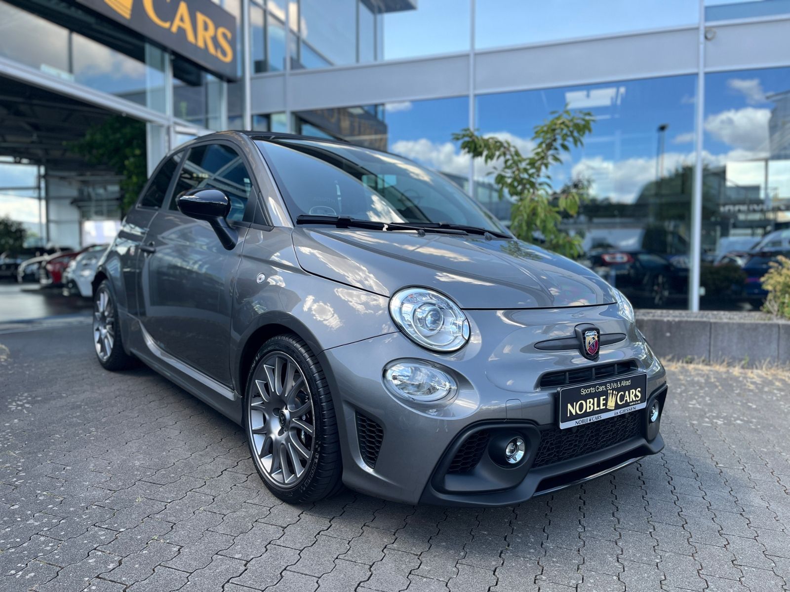 Fahrzeugabbildung Abarth 695C Turismo Aut. BEATS XENON NAVI