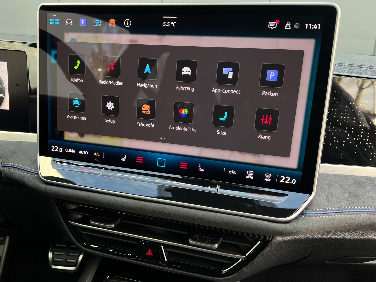 Fahrzeugabbildung Volkswagen Passat Variant R-Line 2.0 TDI DSG 4MOTION *AHK,