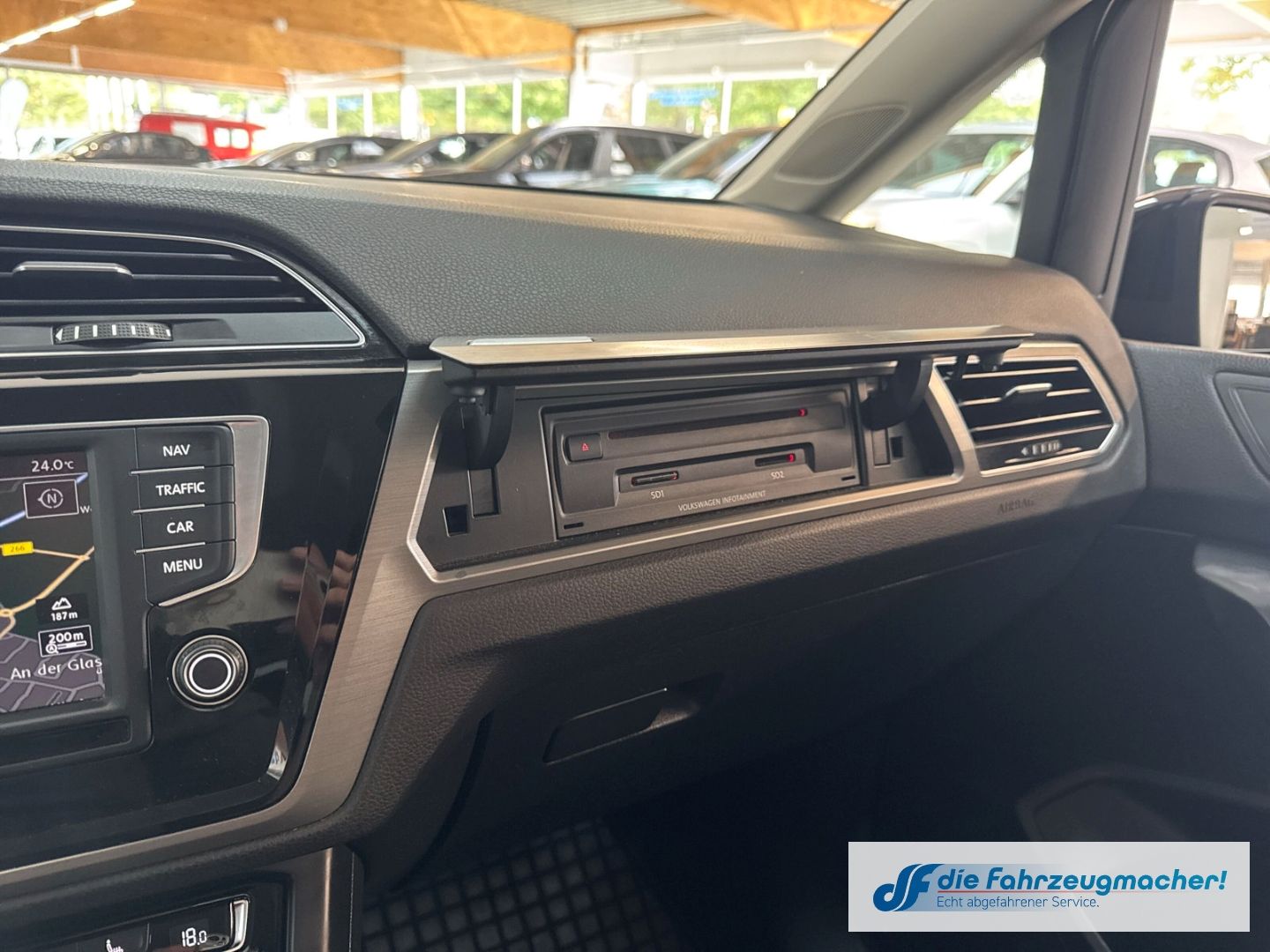Fahrzeugabbildung Volkswagen Touran Comfortline 2,0TDi Navi Dyn. Kurvenlicht