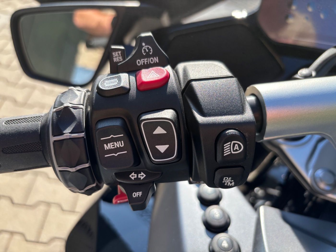 Fahrzeugabbildung BMW R 1300 RT 4 Pakete