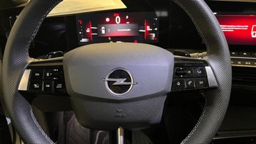 Fotografie 10 des Opel Astra Sports Tourer 1.2 Turbo AT Ultimate