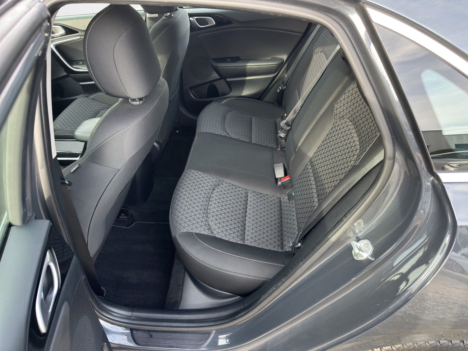 KIA Ceed 1.6 CRDi Mild Hybrid Spirit KLIMA / JBL / N - Image 15