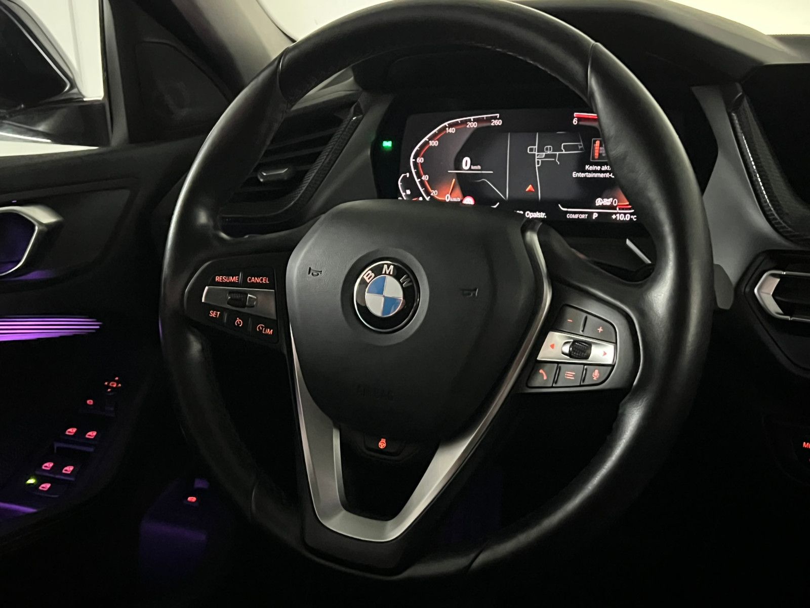Fahrzeugabbildung BMW 120 d xDrive LUXURY LINE/LED/HuD/VRTL PIT/PANO
