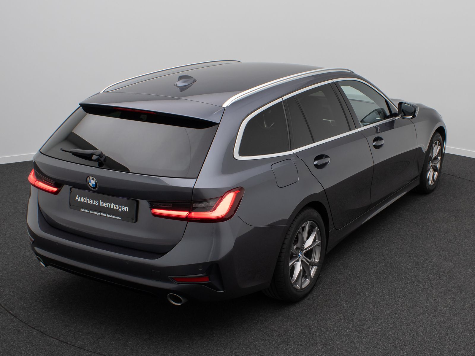 Fahrzeugabbildung BMW 320d Sport Line Alarm DAB AHK H/K Individual LED