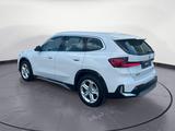 BMW iX1 xDrive30 xLine Premiumpaket Dachreling - weiße BMW iX1
