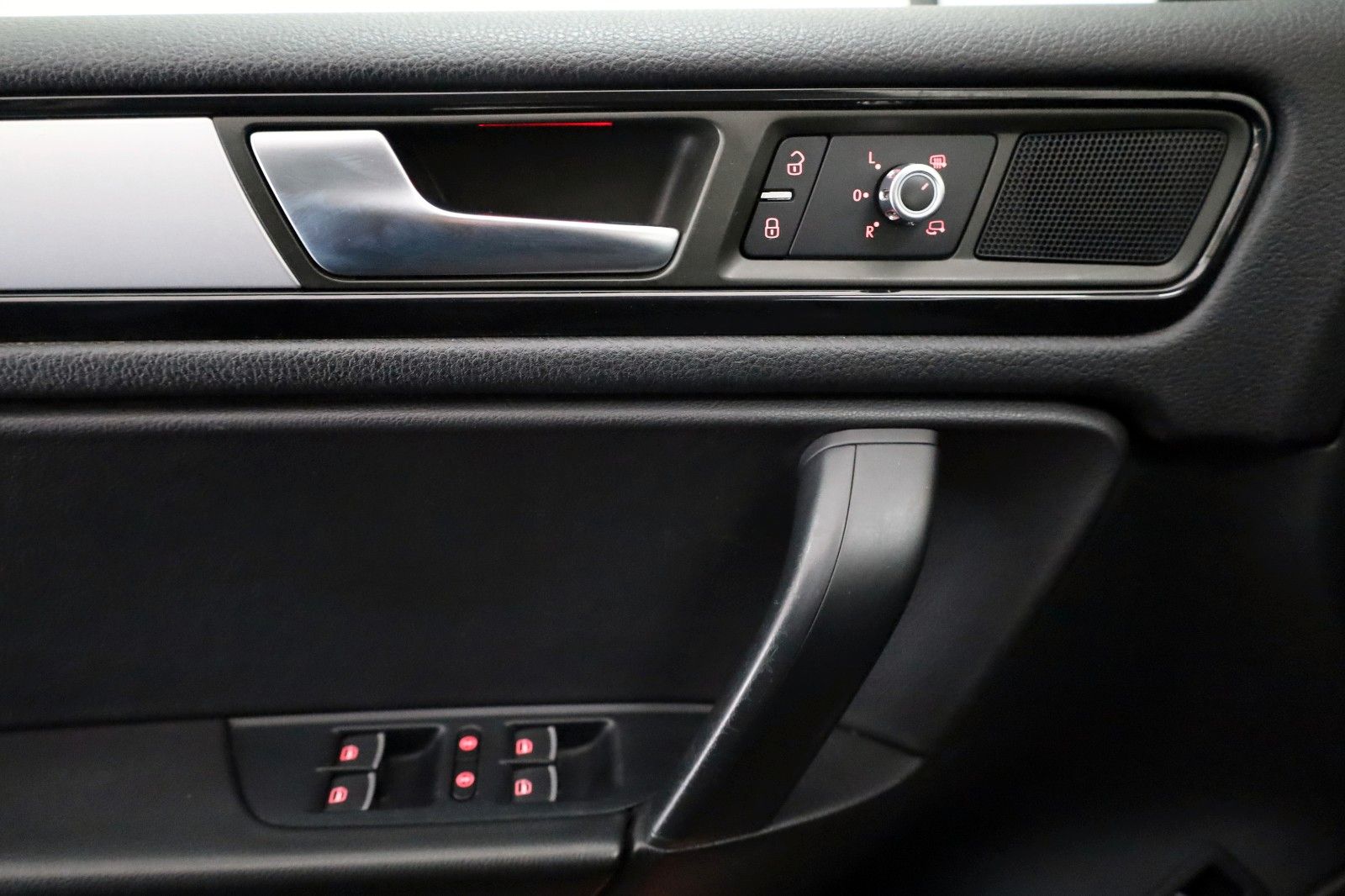 Fahrzeugabbildung Volkswagen Touareg V6 TDI R Line Leder,Navi,Xenon,,AHK,SH