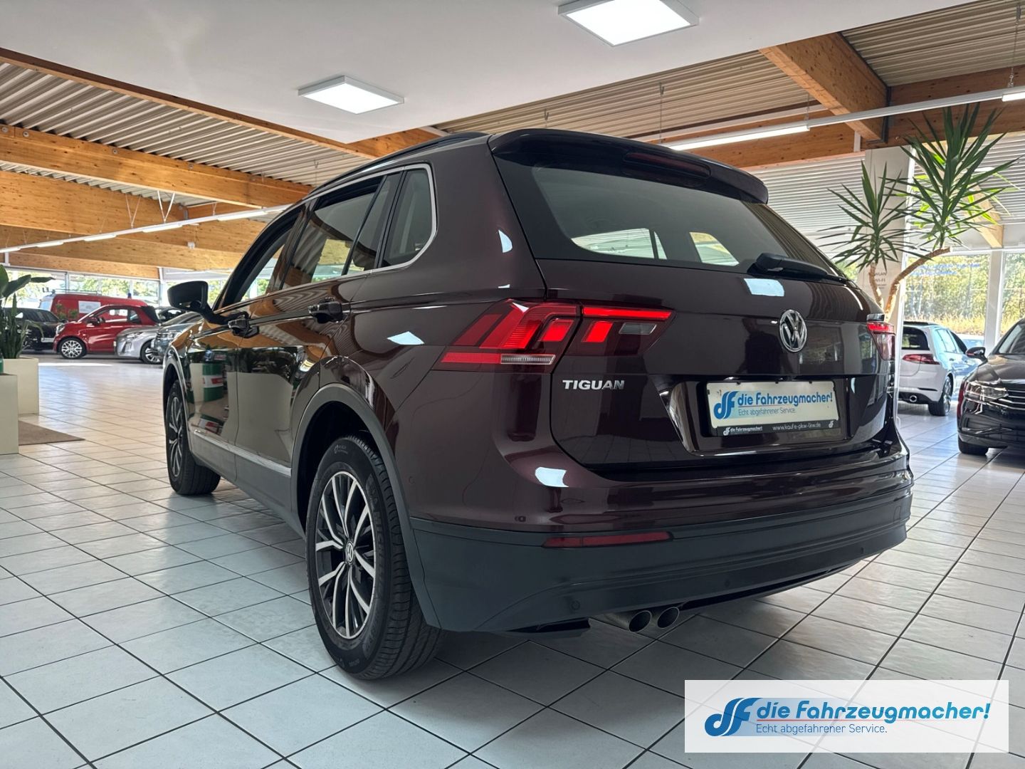 Fahrzeugabbildung Volkswagen Tiguan Comfortline BMT Start-Stopp 4Motion Navi