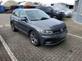 Volkswagen Tiguan DSG 4Motion R-Line 360/Massage/ACC/LED - mit Diesel-Antrieb: Grau, Massagesitze, Geländewagen
