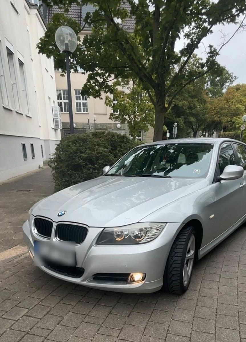BMW 120 2009 — rear view