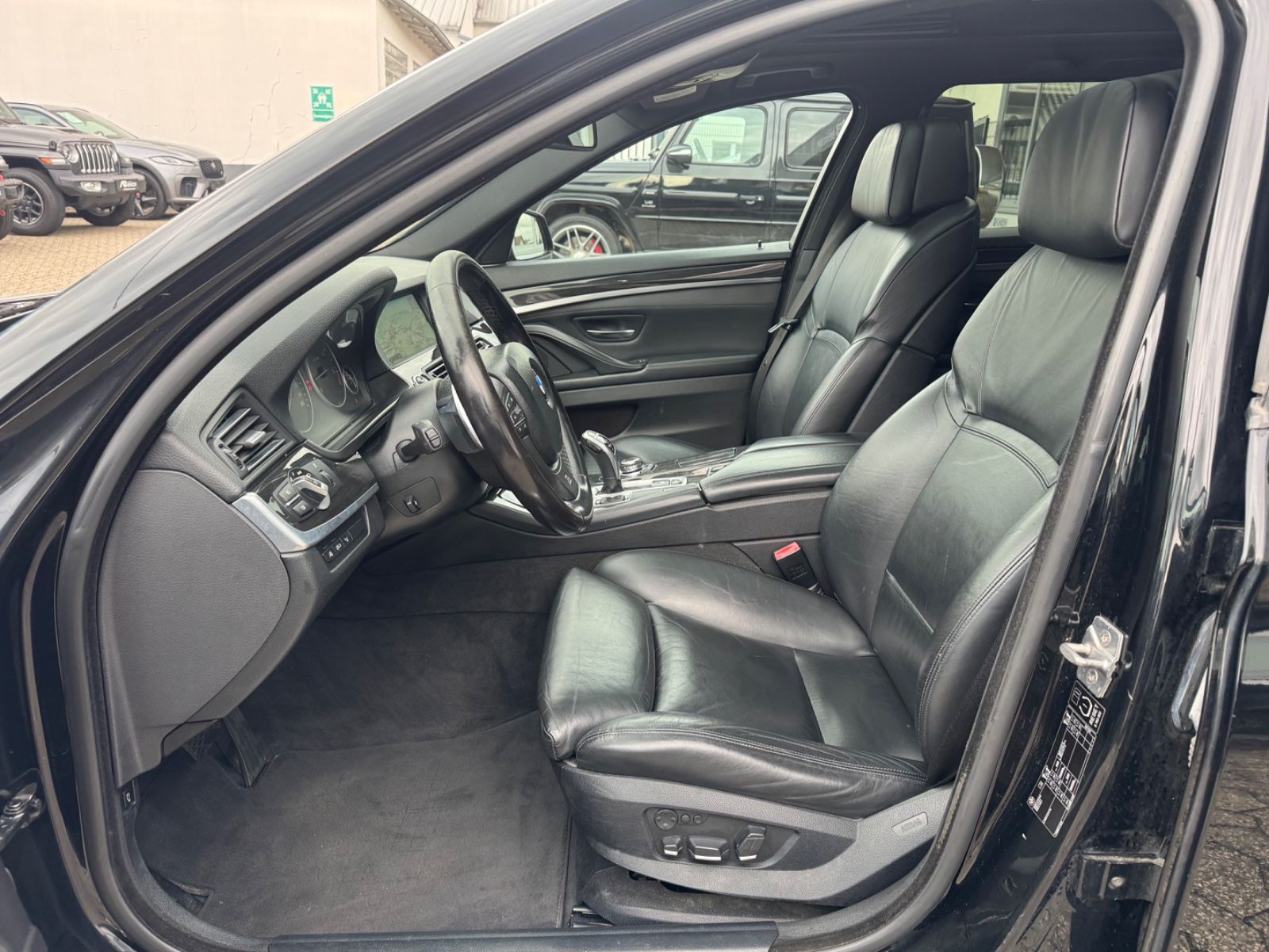 Fahrzeugabbildung BMW 535 d M-Paket/Pano/Leder/R-Cam/ACC/Memory/HUD