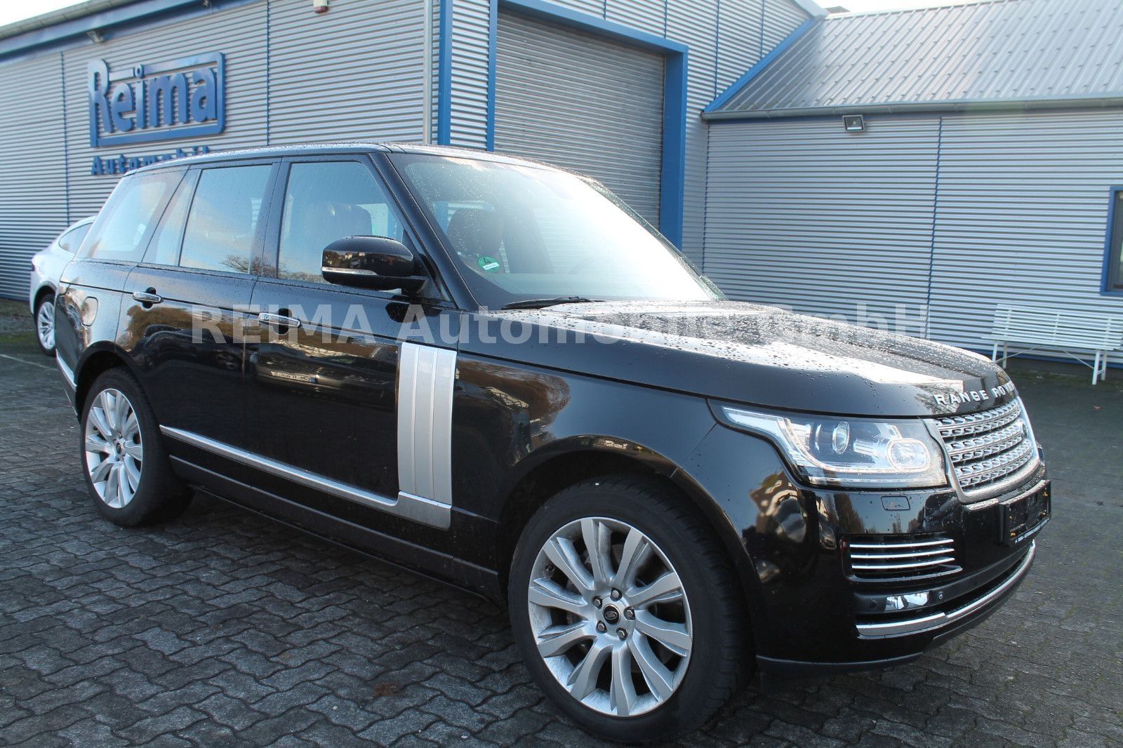 Fahrzeugabbildung Land Rover Range Rover 3,0 TDV6 mit Garantie bis 9.2026