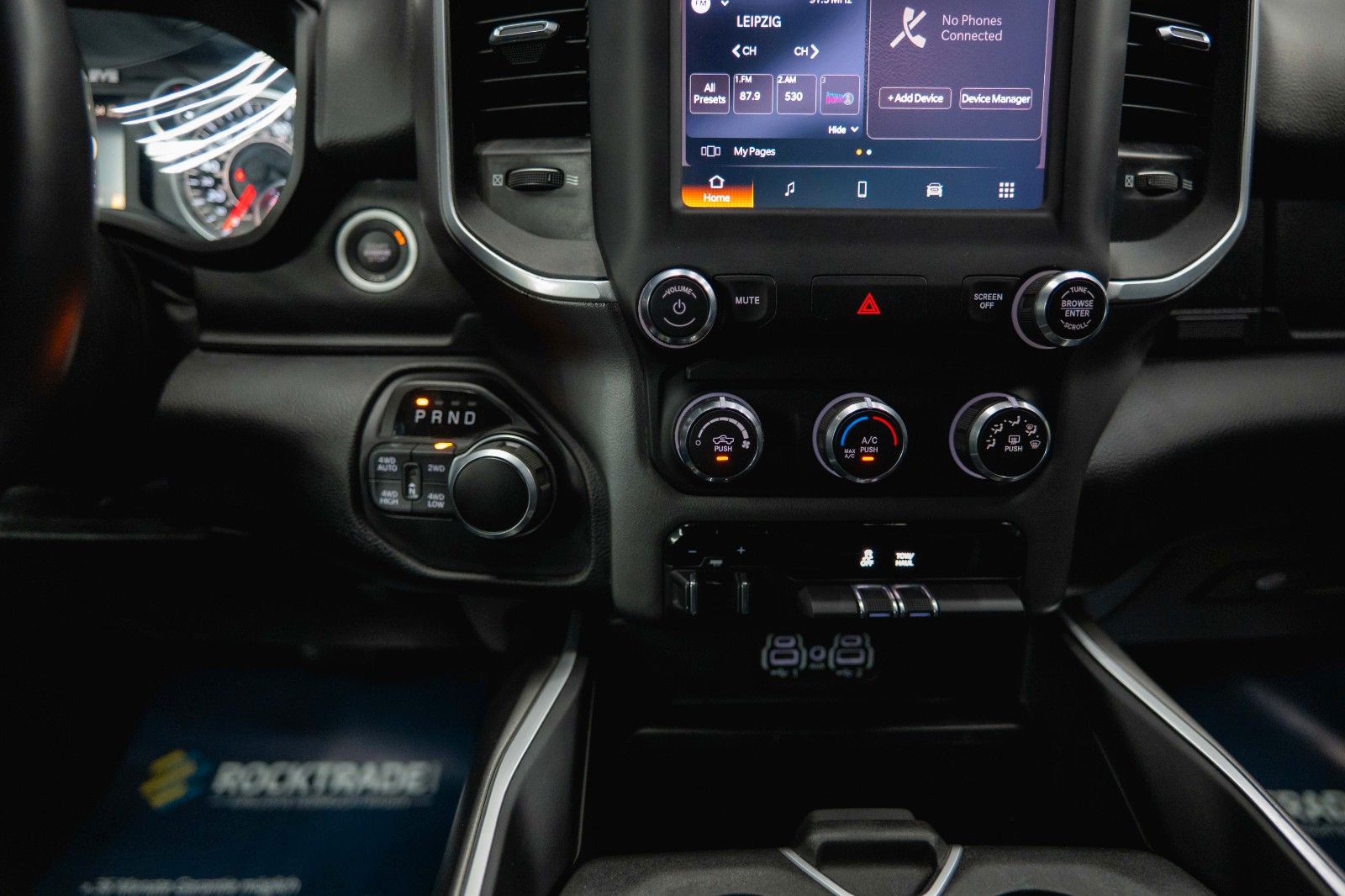 Fahrzeugabbildung Dodge RAM 5.7 V8 HEMI 4x4 OFFROAD Night-Paket *LED*19%