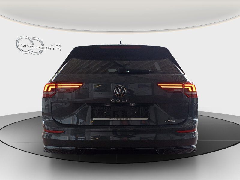 Fahrzeugabbildung Volkswagen Golf Var. VIII  1.5 eTSI DSG R-Line