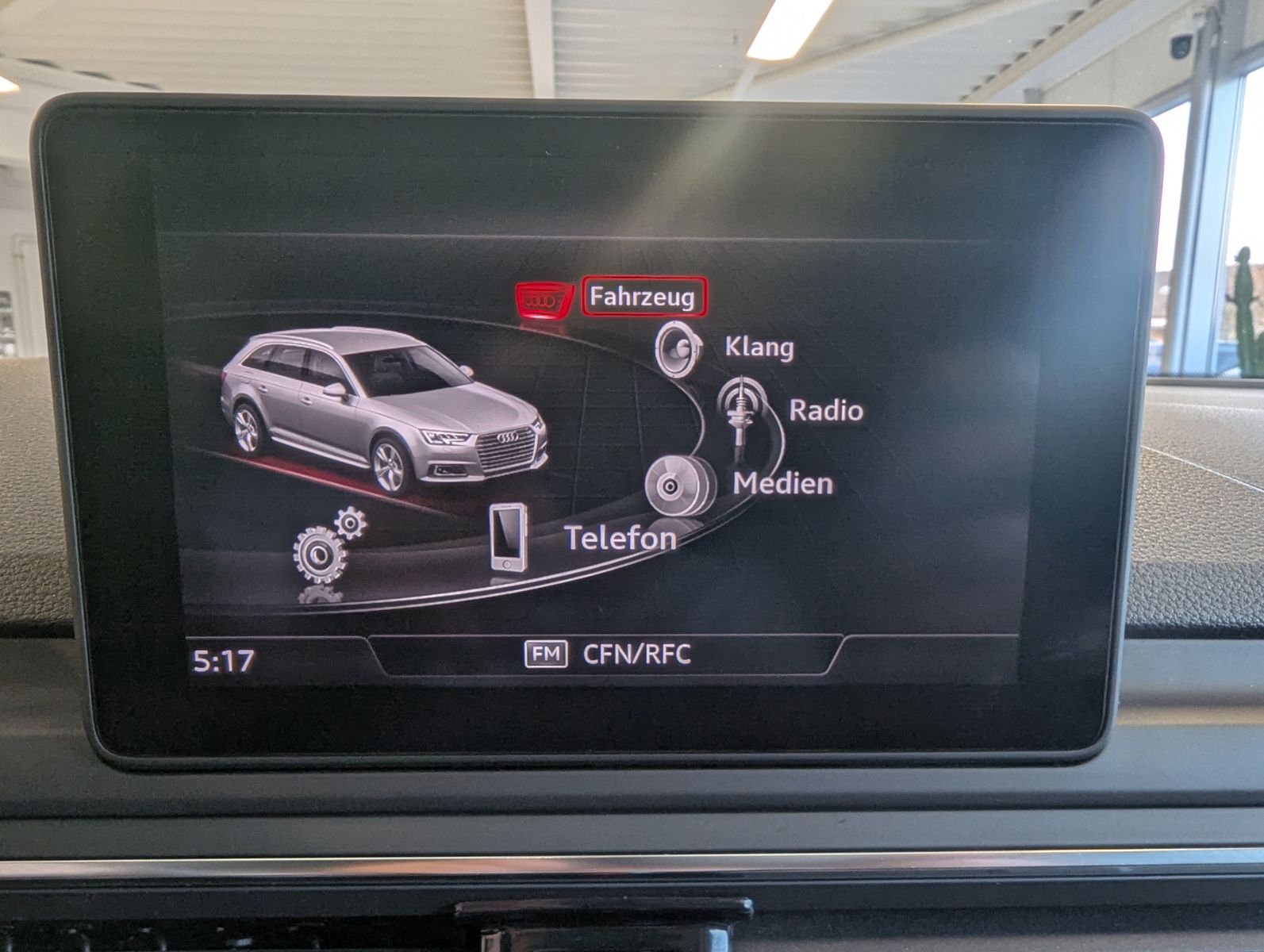 AUDI A4 2.0 TDI design ultra Sport-Fahrwerk Alcantara - Image 26