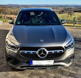 Mercedes-Benz GLA 250 e DCT - - Mercedes-Benz GLA 250: Silber