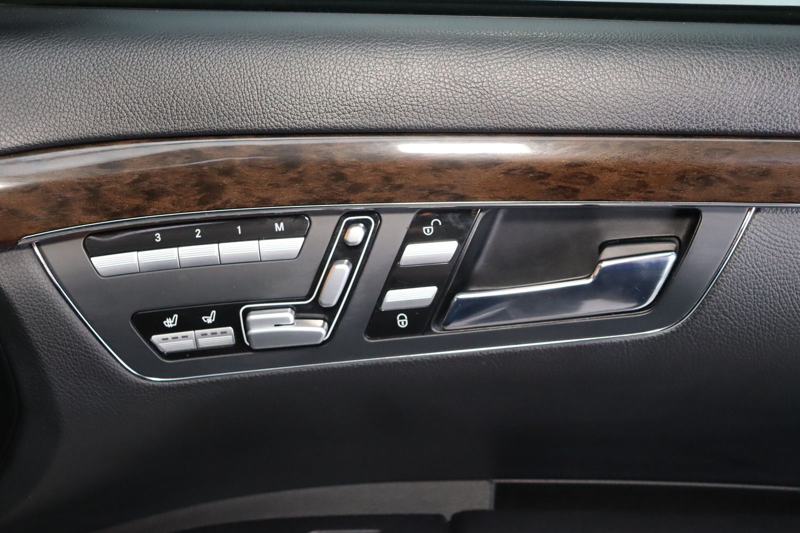 Fahrzeugabbildung Mercedes-Benz S 350 BlueTEC 4MATIC  * DIS * Nachtsicht * AHK