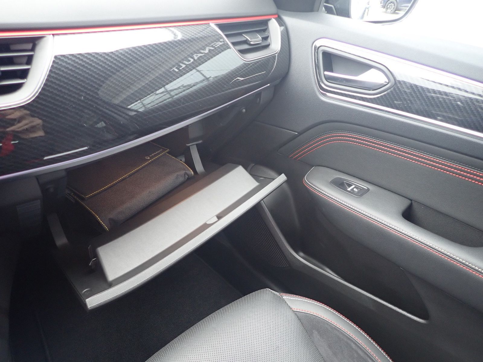 Fahrzeugabbildung Renault Arkana R.S. Line E-TECH 145