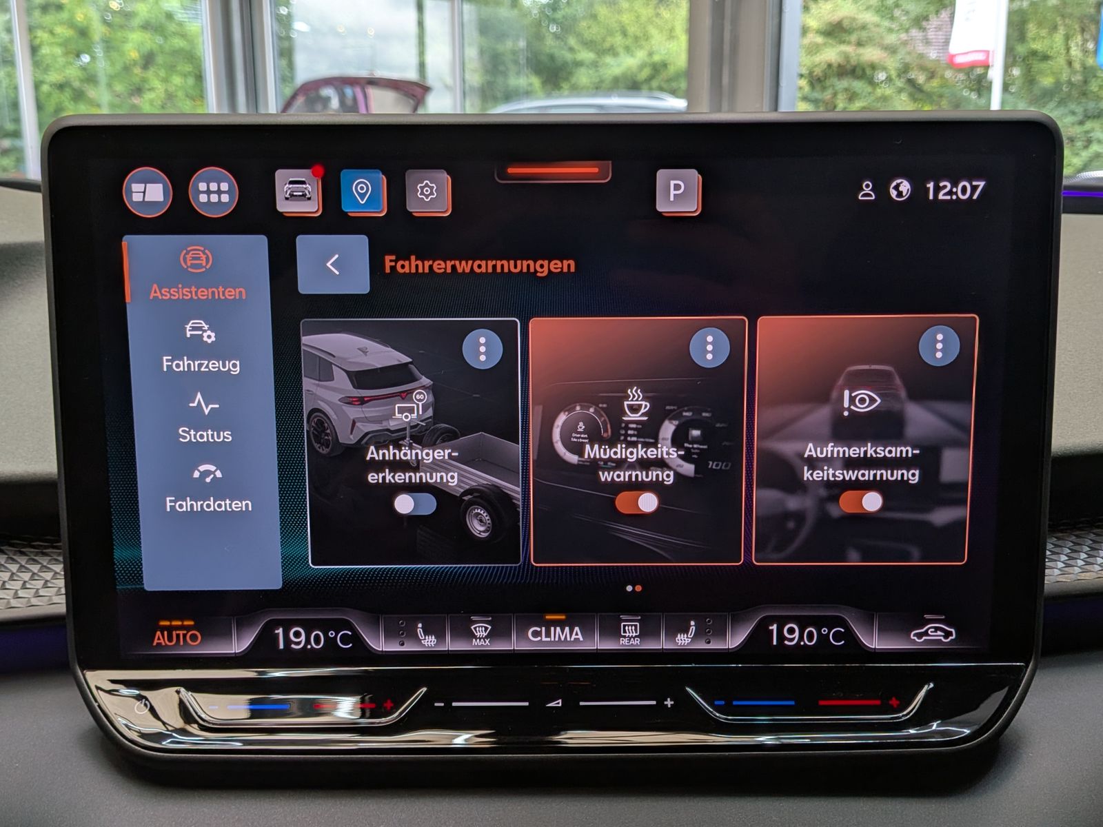Fahrzeugabbildung CUPRA Terramarr 1.5 eTSI Tribe Sennh Matrix HUD AHK 20