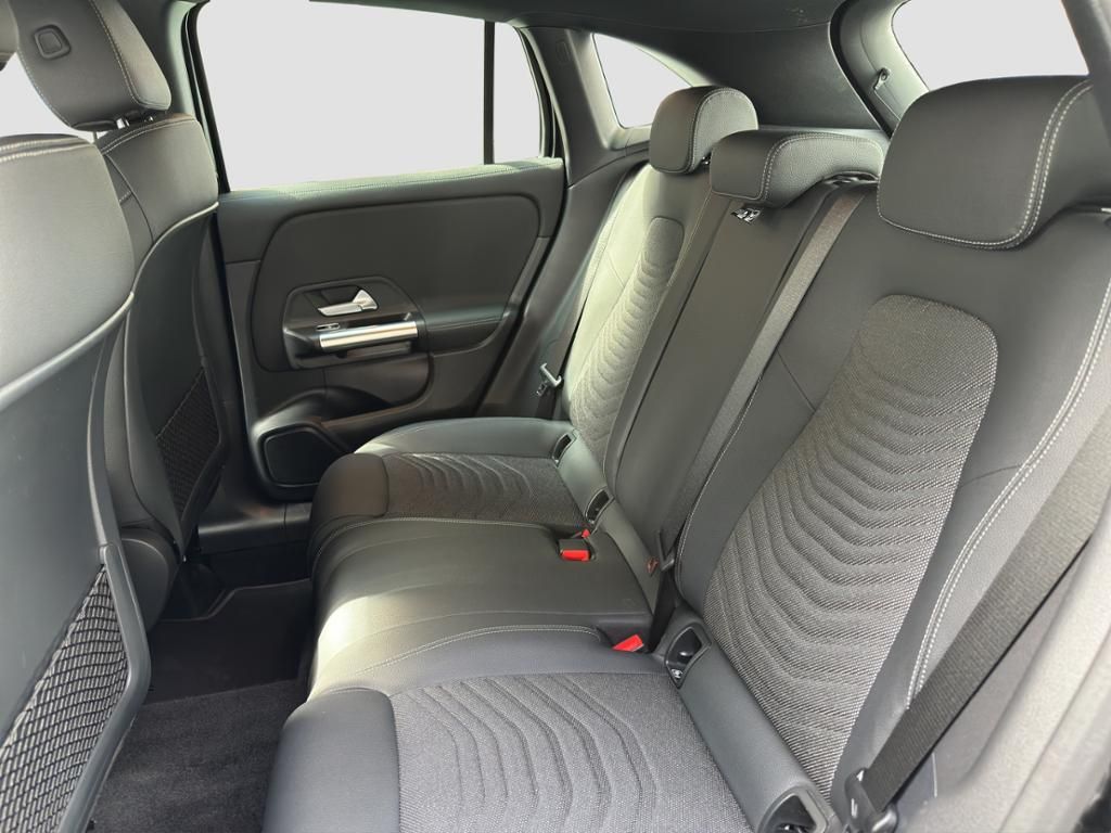 Fahrzeugabbildung Mercedes-Benz GLA 200 d LED*ParkAss*SpurH*el.Heck*PDC*RFK*AHK