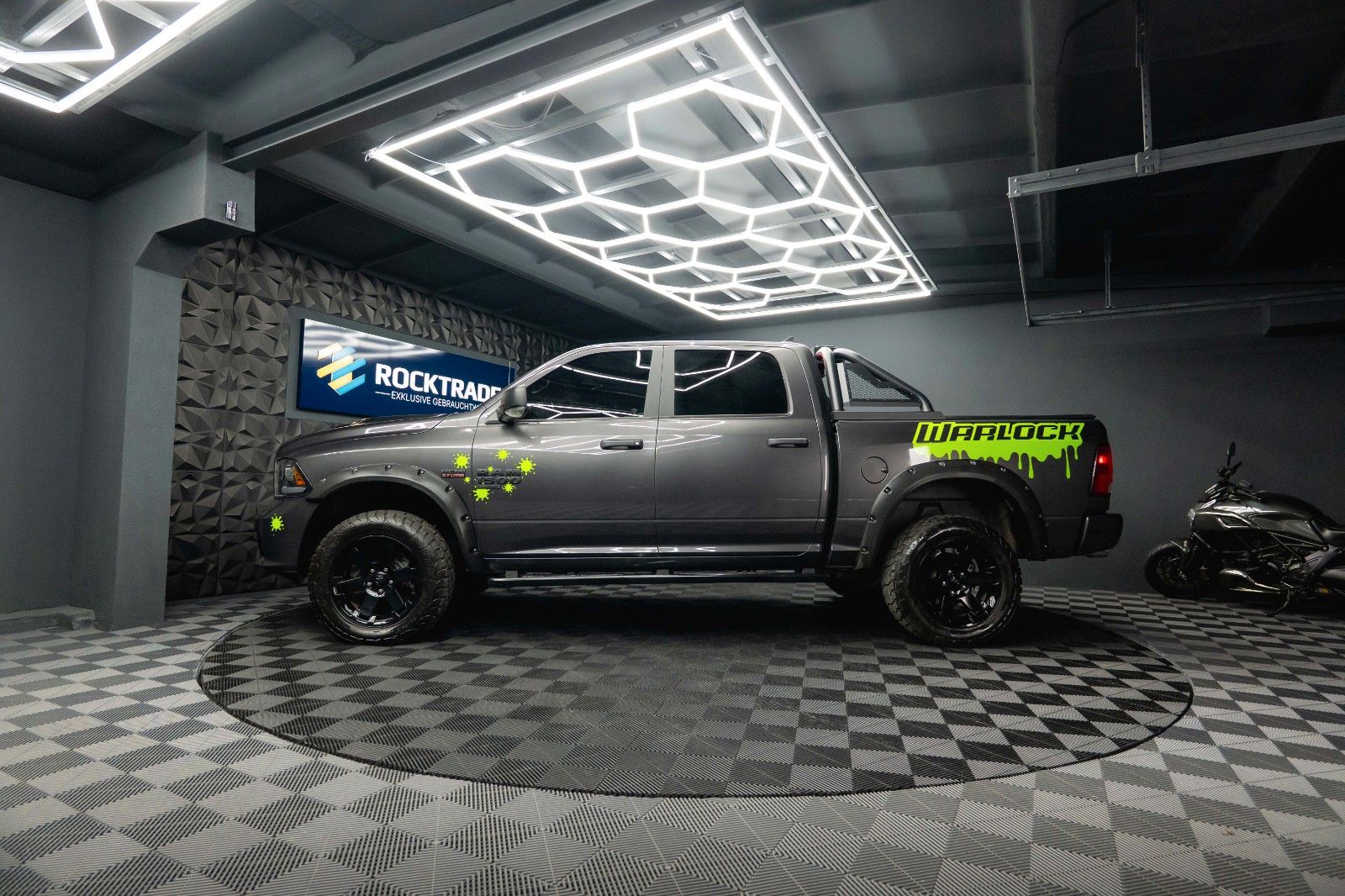 Fahrzeugabbildung Dodge RAM 5.7 V8 HEMI 4x4 Sport OFFROAD Night WARLOCK